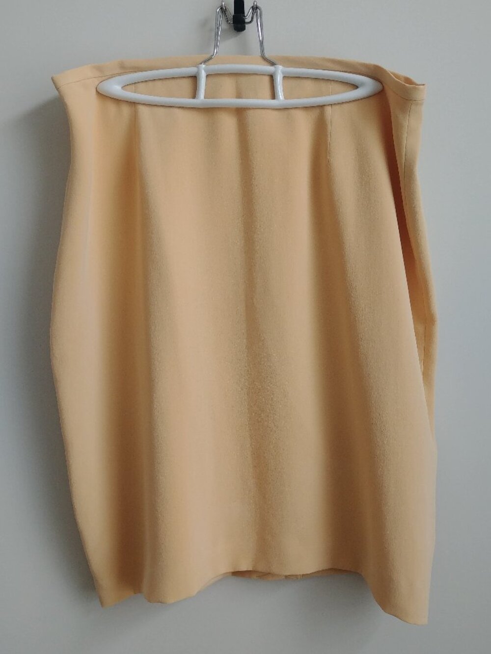 Vintage Chaus 100% silk soft butter yellow skirt back zip slit 14 fits l…